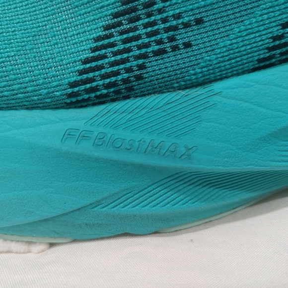 ASICS Novablast 5 Men's Size 12 Excellent Condition - Picture 10 of 14